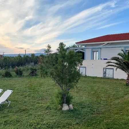 Alekos Houses-caretta Holiday home