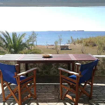 Alekos Houses-caretta Xi Beach